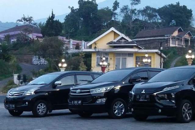 Private Car Charter in Semarang with English-speaking Driver
